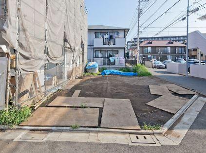 Local photos, including front road. Local (August 2013) Shooting