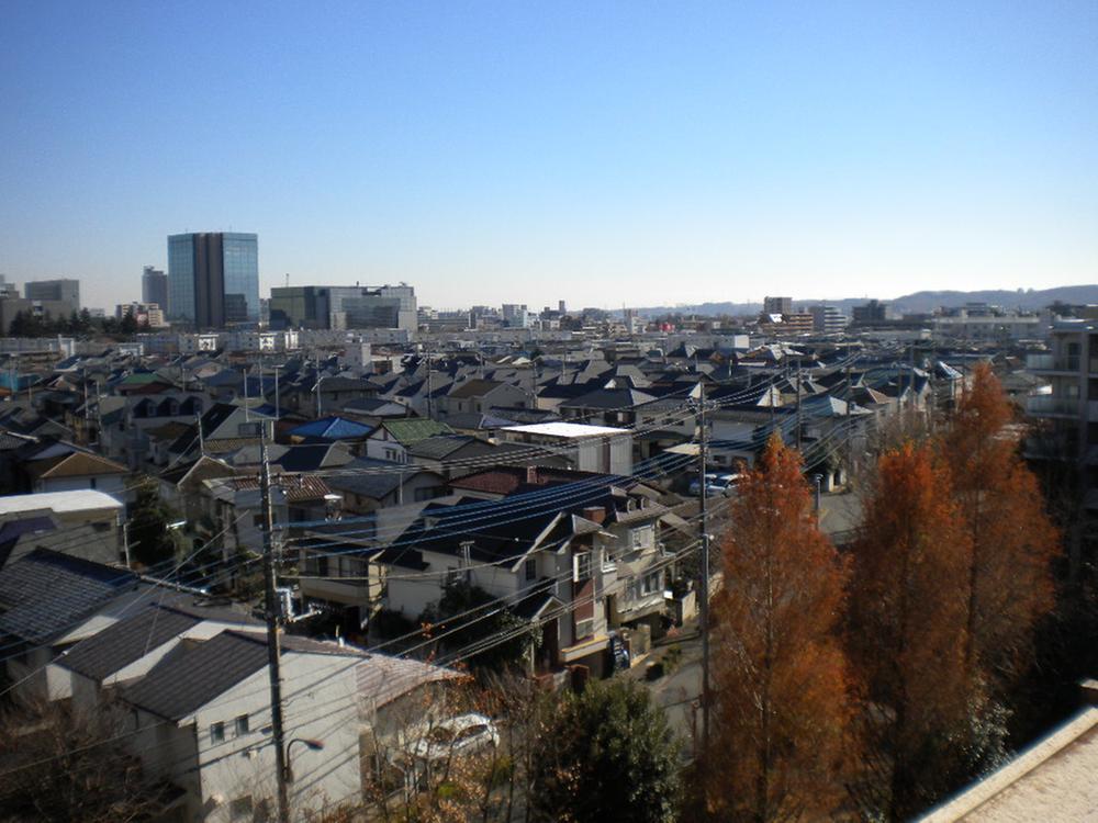 View photos from the dwelling unit. View from the site (December 2013) Shooting