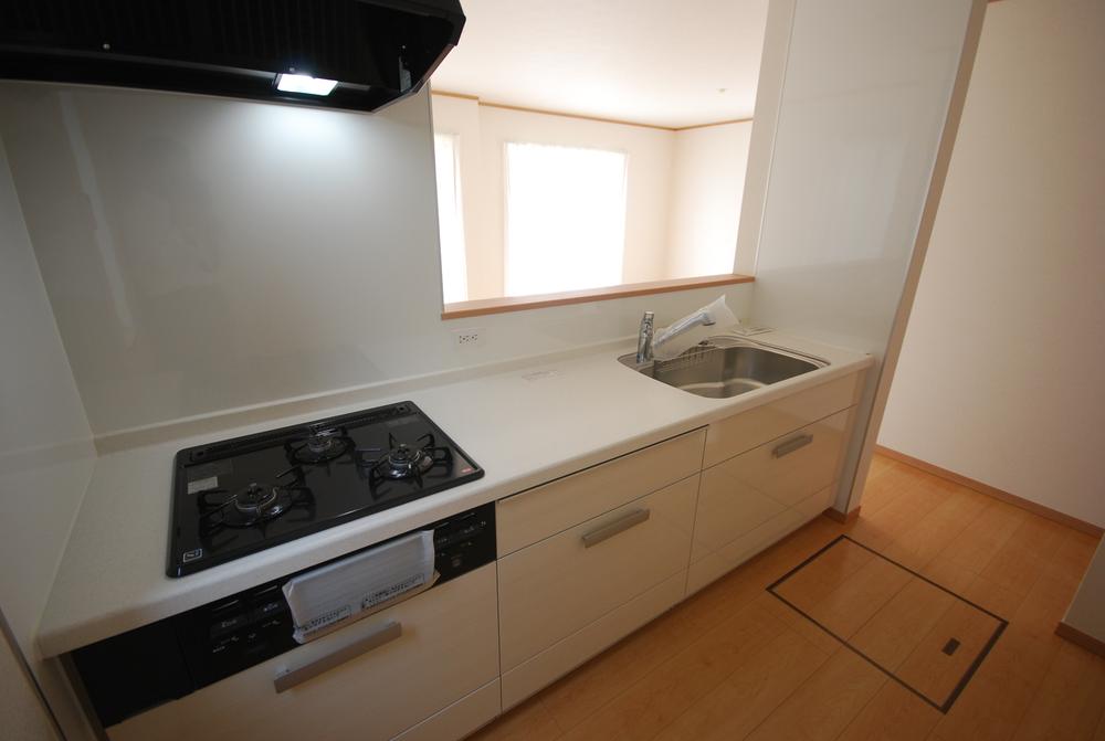Same specifications photo (kitchen). Seller construction cases