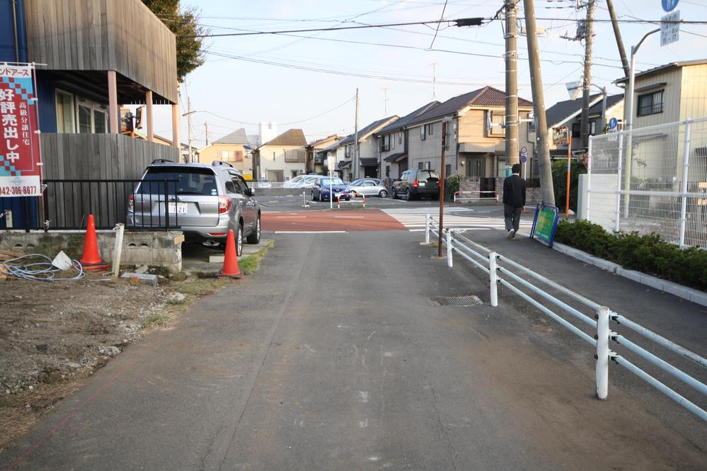 Local photos, including front road. Local (11 May 2013) Shooting