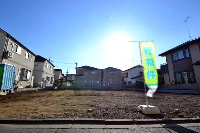 Local photos, including front road. Local (11 May 2013) Shooting