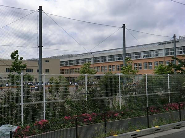 Junior high school. 2300m to Fuchu third junior high school