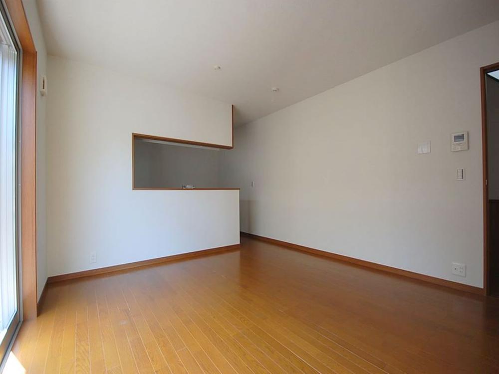 Same specifications photos (living). Same specifications