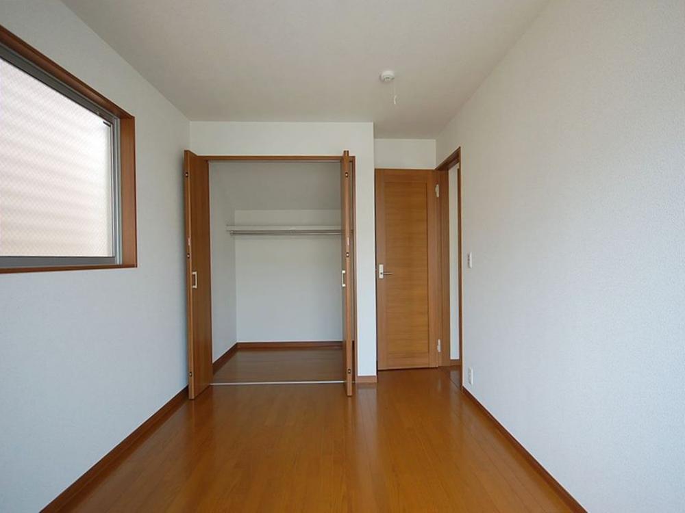 Same specifications photos (Other introspection). Same specifications