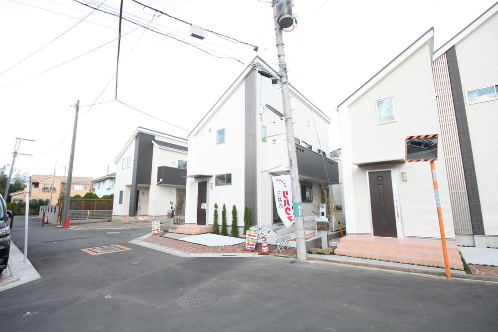 Local appearance photo. Local (11 May 2013) Shooting