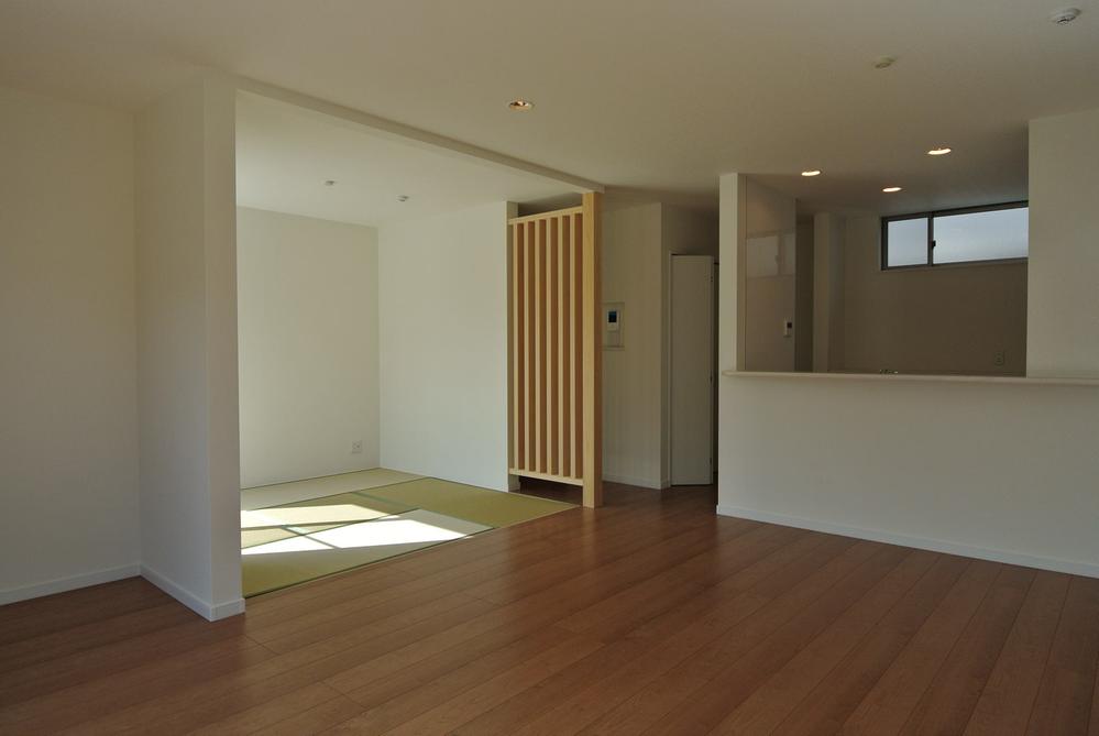 Same specifications photos (living). Same specifications