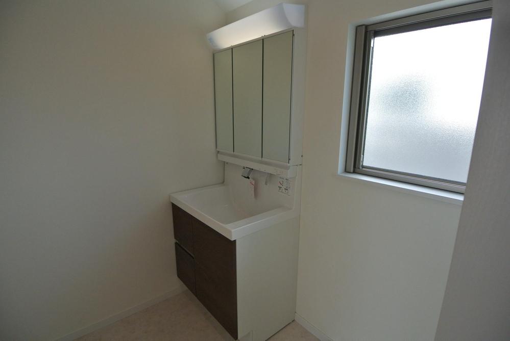 Same specifications photos (Other introspection). Same specifications