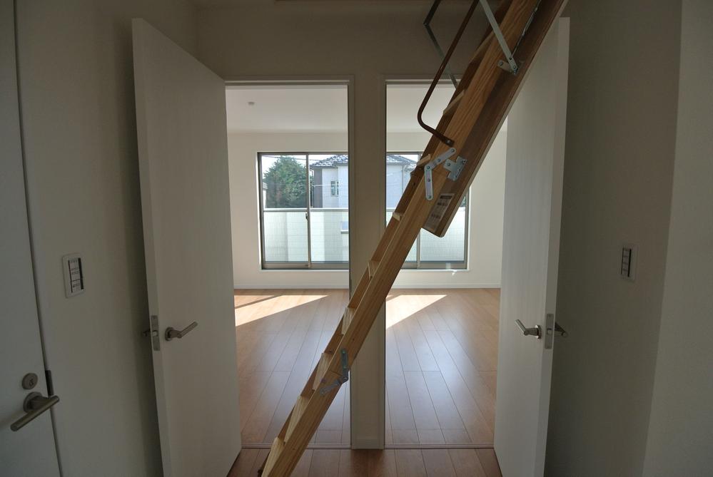 Same specifications photos (Other introspection). Same specifications