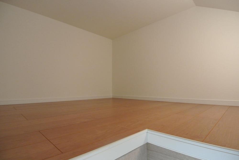 Same specifications photos (Other introspection). Same specifications