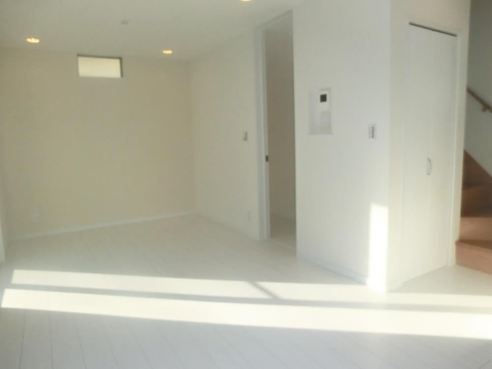 Living. ○ living in stairs conversation of family spread