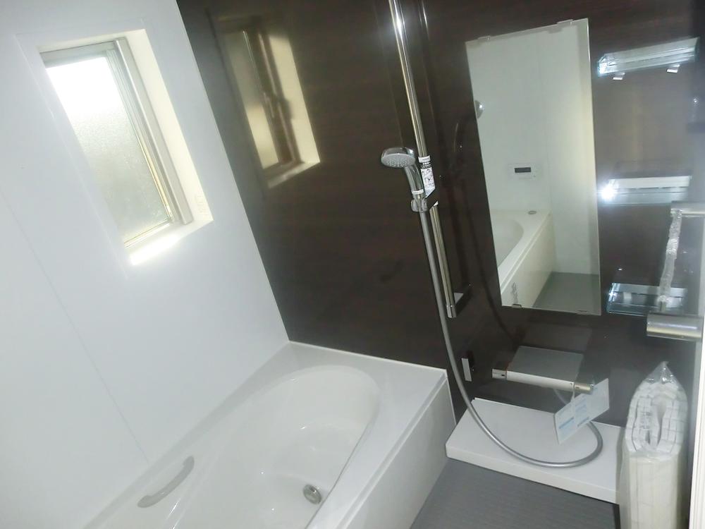Bathroom. ○ with dry heating function