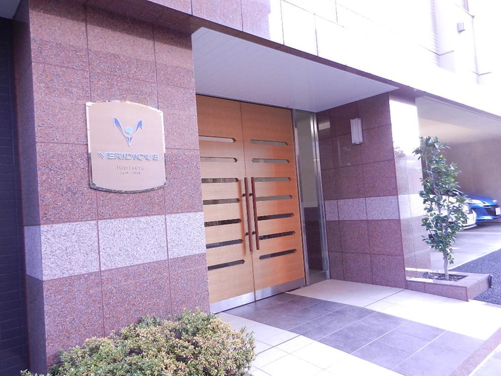 Entrance. Common areas