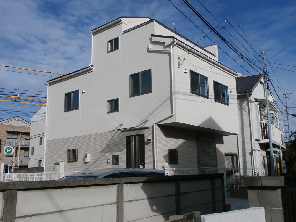 Local appearance photo. Local (12 May 2013) Shooting