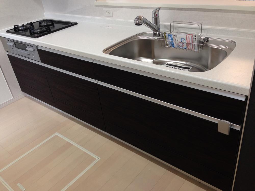 Kitchen. Local (12 May 2013) Shooting