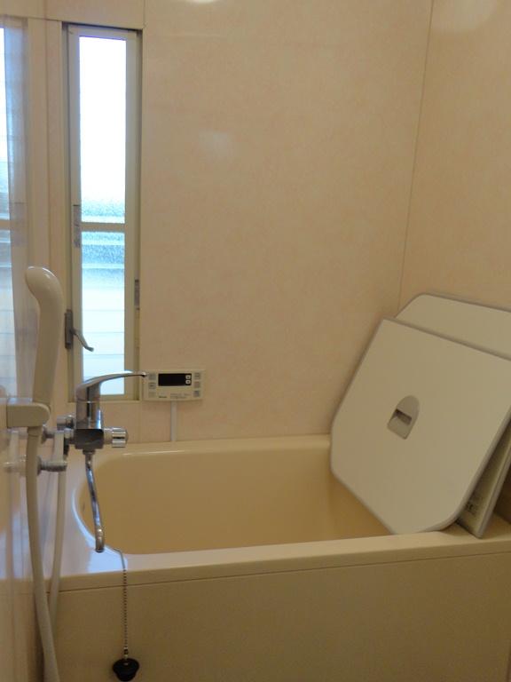 Bathroom. Indoor (11 May 2013) Shooting