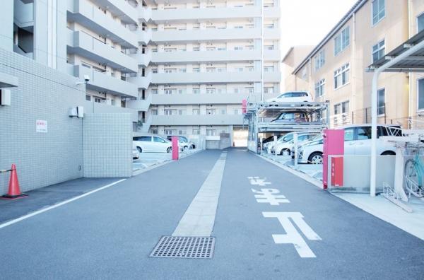 Parking lot