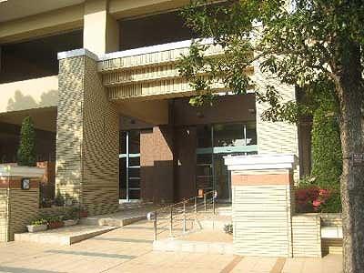 Entrance. Common areas