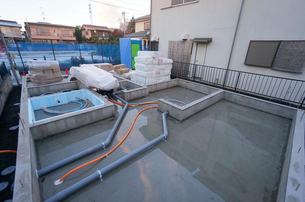 Local photos, including front road. Local (12 May 2013) Shooting