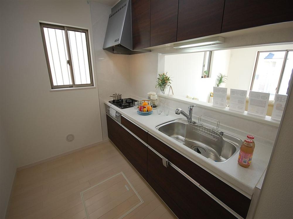 Same specifications photo (kitchen). Seller construction cases