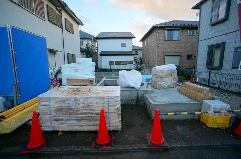 Local appearance photo. Local (12 May 2013) Shooting