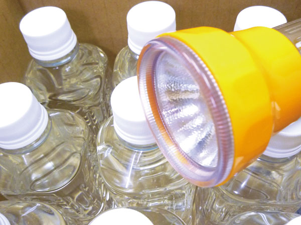 earthquake ・ Disaster-prevention measures.  [Disaster prevention stockpile warehouse] Provided at the time of the emergency at the time of an earthquake or disaster, Such as drinking water has been standing.