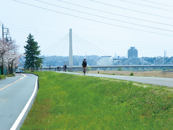 Surrounding environment. Tama River (about 180m, A 3-minute walk)