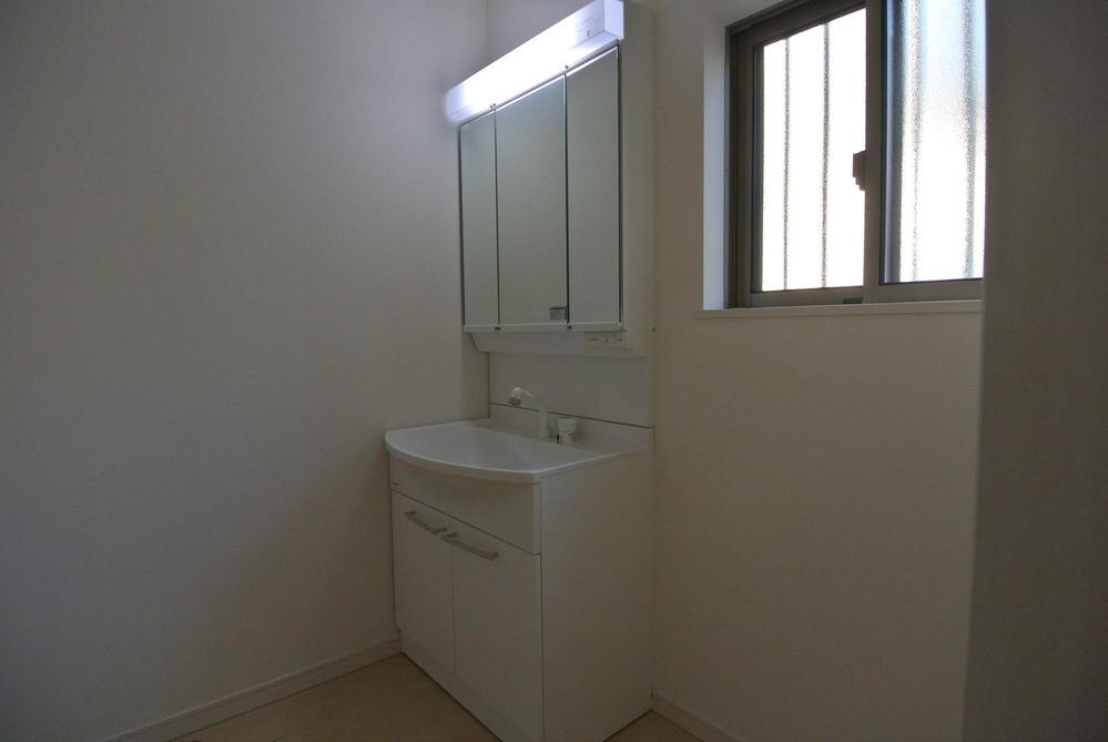 Same specifications photos (Other introspection). Same specifications