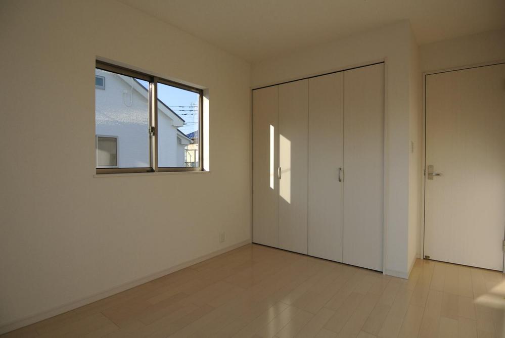 Same specifications photos (Other introspection). Same specifications