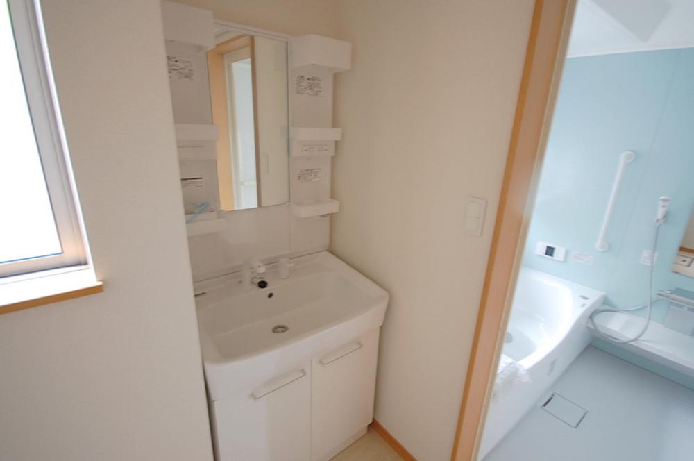 Same specifications photos (Other introspection). Same specifications