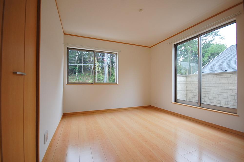 Same specifications photos (Other introspection). Same specifications