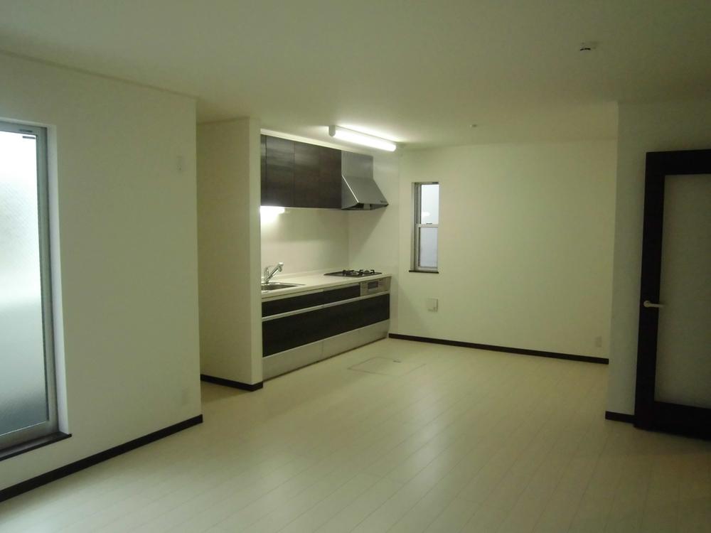 Kitchen. Indoor (12 May 2013) Shooting