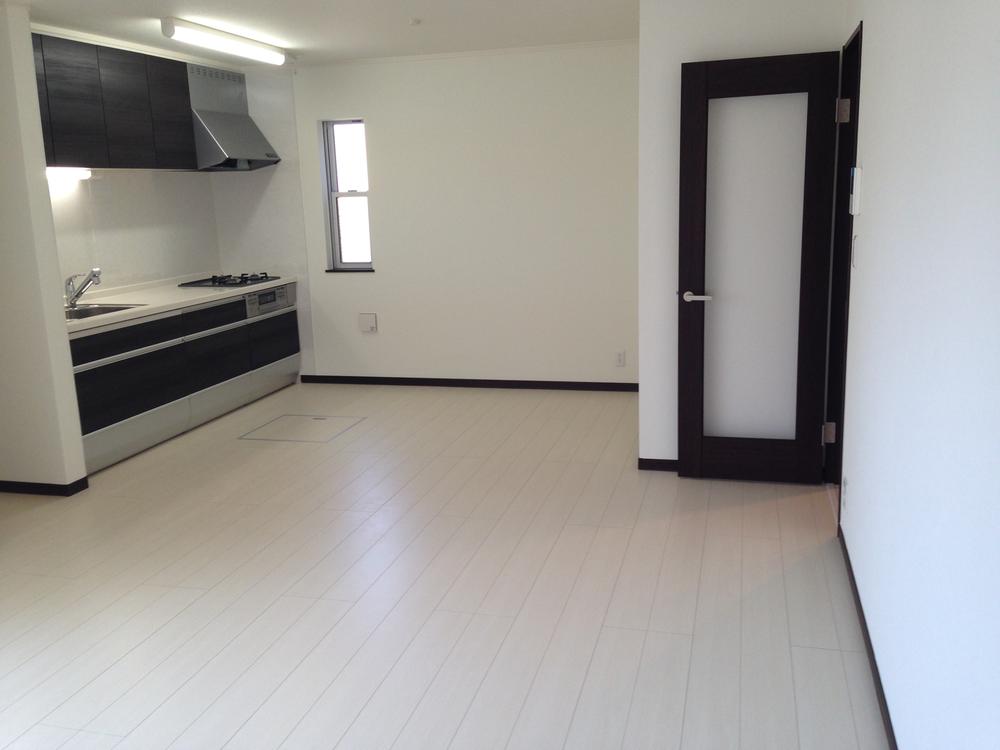 Living. Local (12 May 2013) Shooting