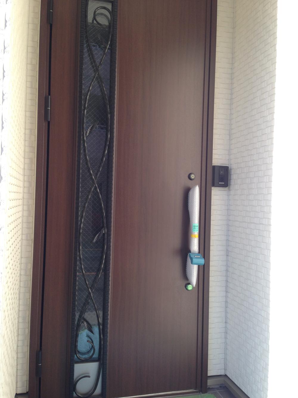 Entrance. Local (12 May 2013) Shooting