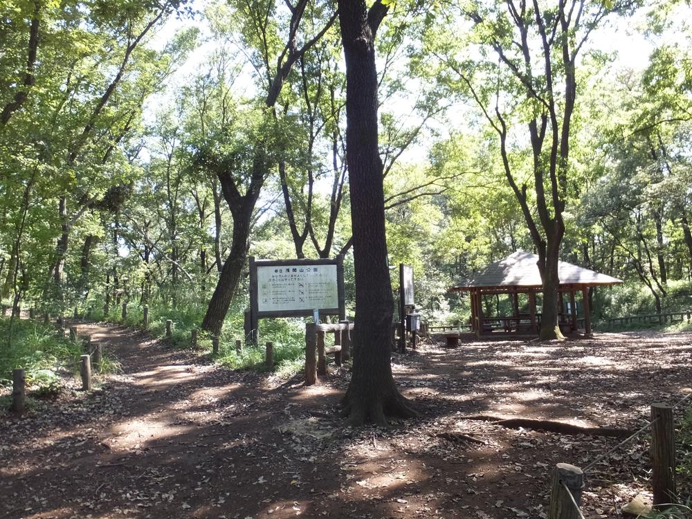park. To Mount Asama park 740m Doyama (altitude 80m), Nakayama, It has three of the top of Maeyama, It is suitable for metropolitan park for a walk or picnic (Please note that there is no parking lot)