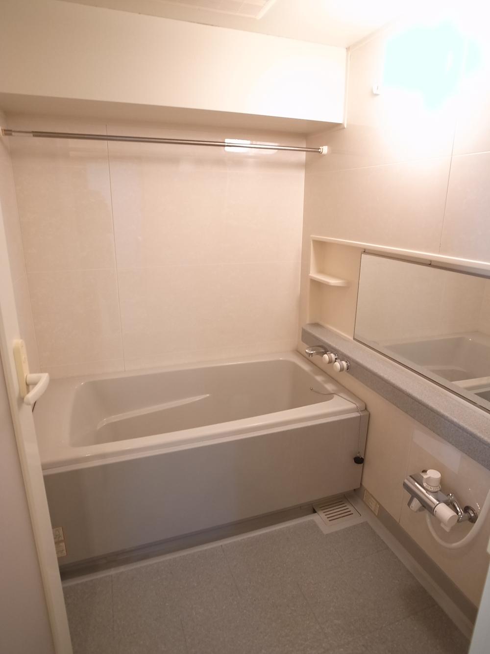 Bathroom. Indoor (12 May 2013) Shooting