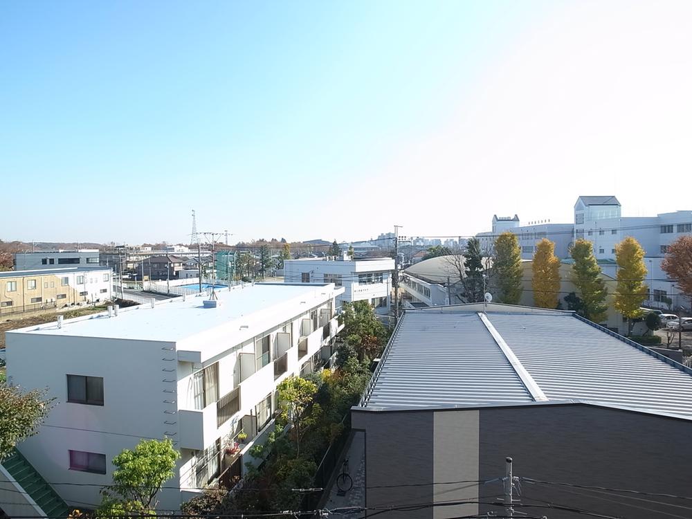 View photos from the dwelling unit. View from the site (December 2013) Shooting