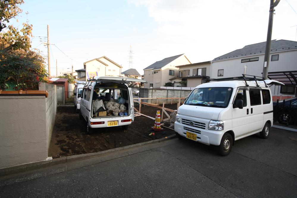 Local photos, including front road. Local (11 May 2013) Shooting