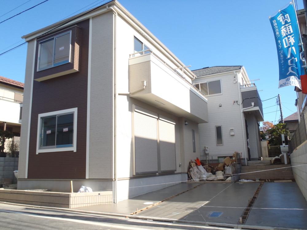 Local appearance photo. Local (12 May 2013) Shooting