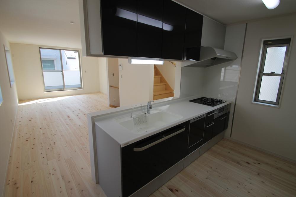 Kitchen. Spacious bright kitchen