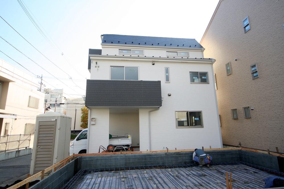 Local appearance photo. Local (November 2011 shooting)