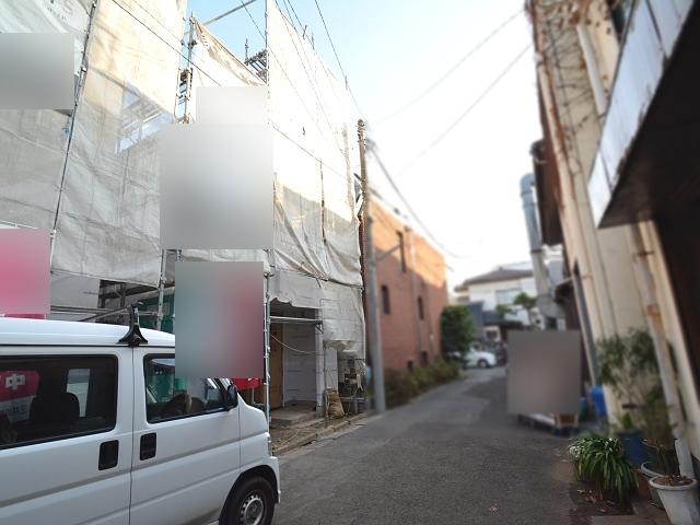 Local photos, including front road. Contact road situation