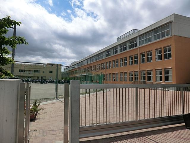Junior high school. 1170m to Fuchu Municipal Fuchu third junior high school
