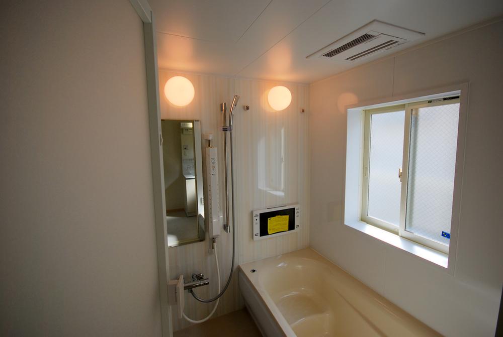 Same specifications photo (bathroom). Seller construction cases