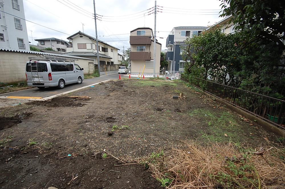 Local photos, including front road. Local (10 May 2013) Shooting