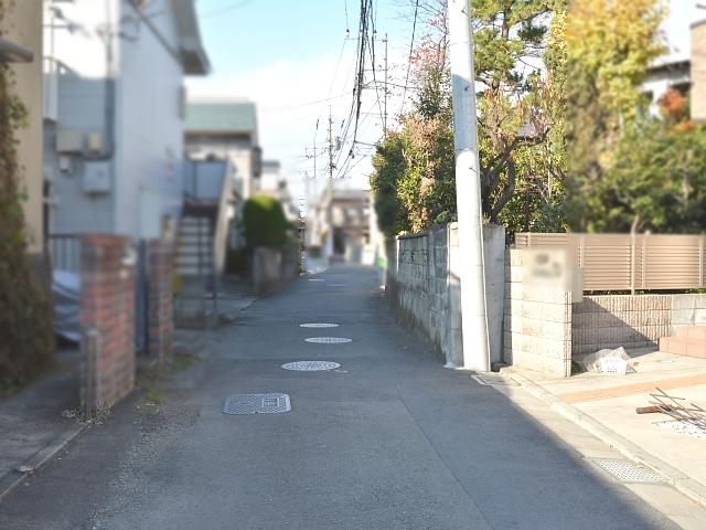 Local photos, including front road. Contact road situation