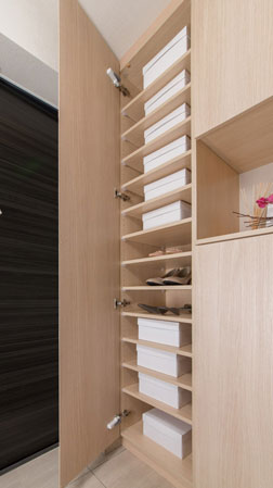 Other.  [Shoebox] Convenient inside bar to the umbrella and slippers of the storage, Counter niche that the interior items can decoration production, Caddy etc. can be stored in the pen and private seal to use, such as home delivery receipt at the time, Features such as simple design door without ledge.