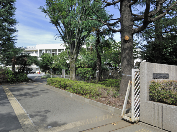 Surrounding environment. Fuchu first elementary school (about 400m ・ A 5-minute walk)