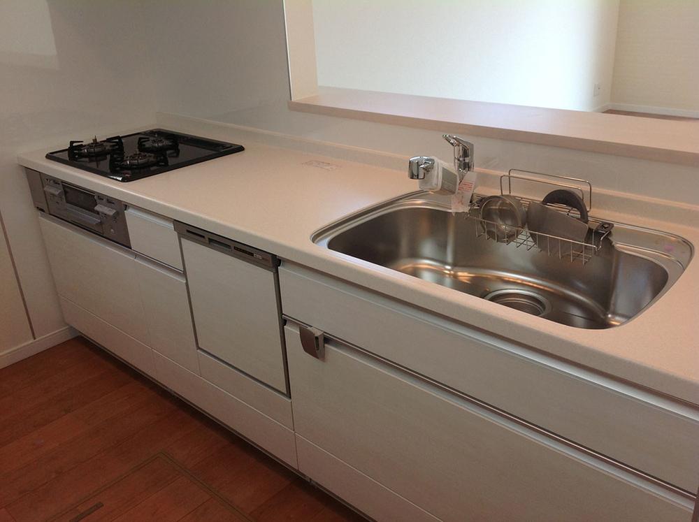 Kitchen. Room (August 2013) Shooting