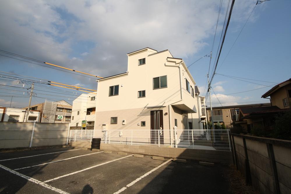 Local appearance photo. Local (2013 November shooting)