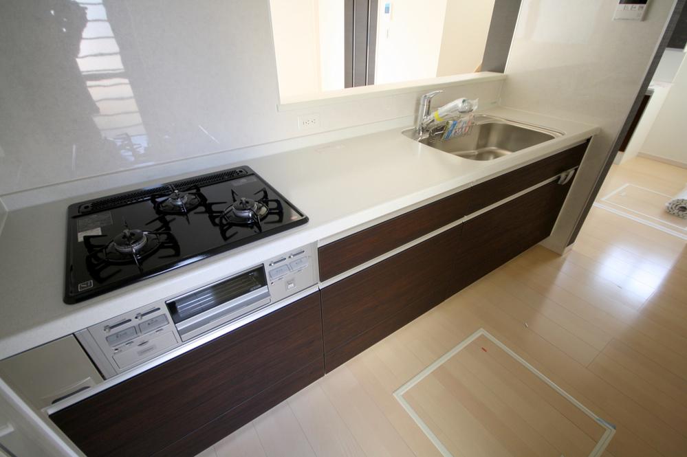 Kitchen. Local (2013 November shooting)